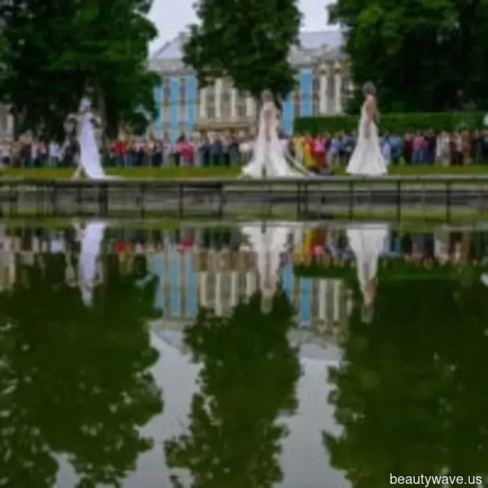 «Asociaciones» en Tsarskoye Selo unieron a diseñadores de moda rusos