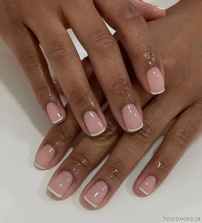 Die Glass French Maniküre bemüht sich, zum elegantesten Nageltrend aller Zeiten zu werden