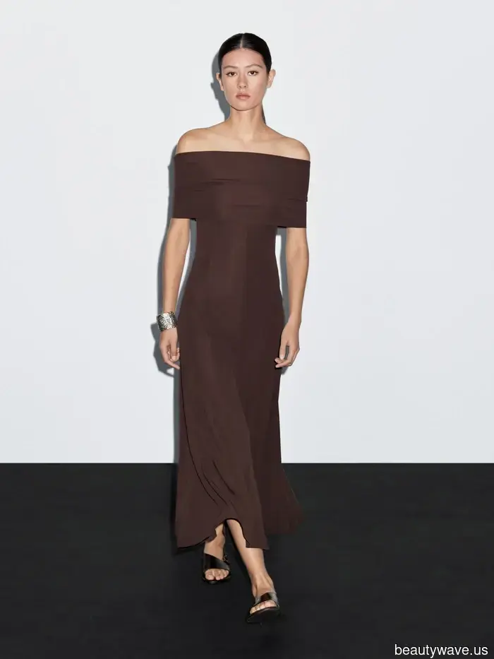 Sì, il bianco e nero è classico, ma la combinazione di colori di Sofia Richie sembra molto più costosa.