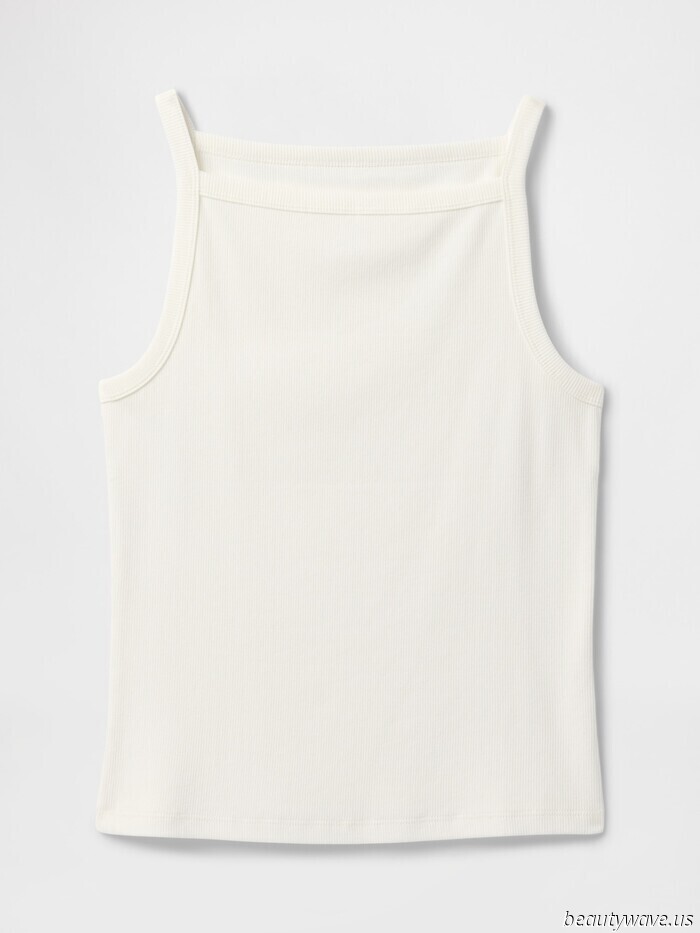 A Fashionista from New York Visits Gap—23 Items They'd Choose for Summer.