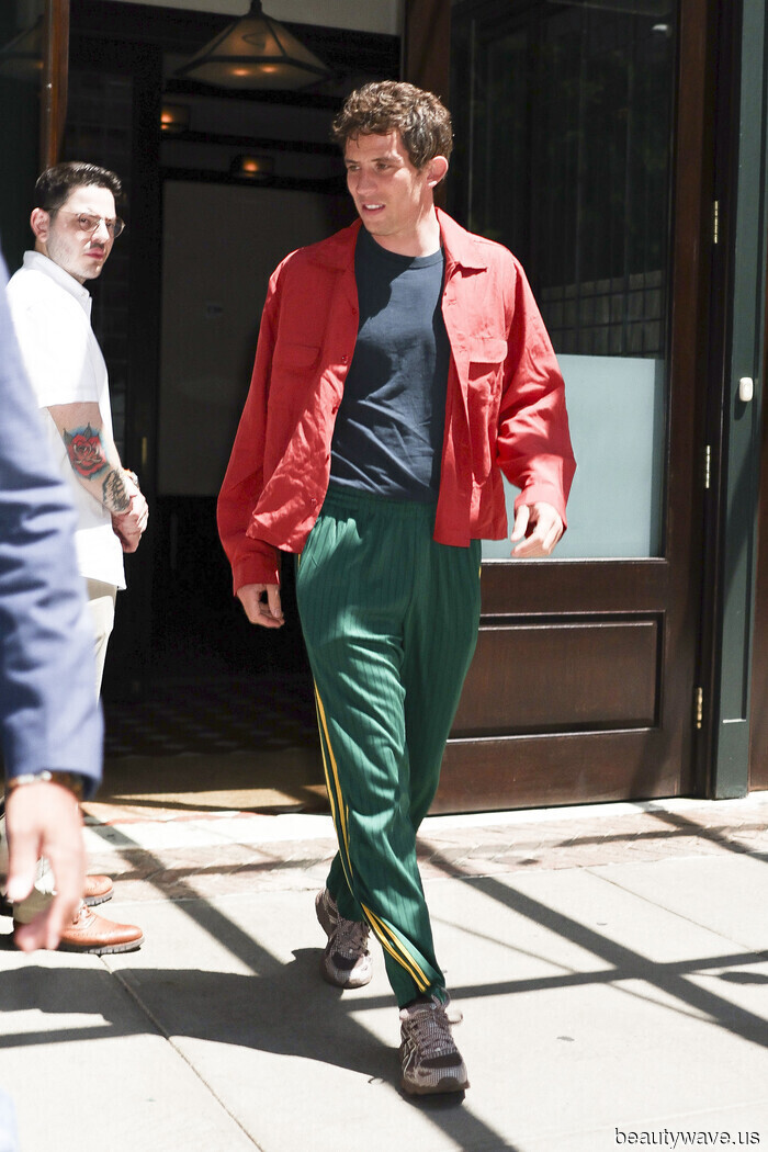 The Most Stylish It Girls (and It Boys) Are Now Adopting "Personality Dressing" Over a Standard Look.