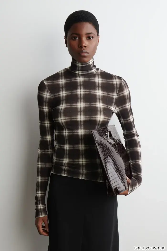 Forget about basic thermals—keep warm and fashionable this winter with these exceptionally stylish turtlenecks.