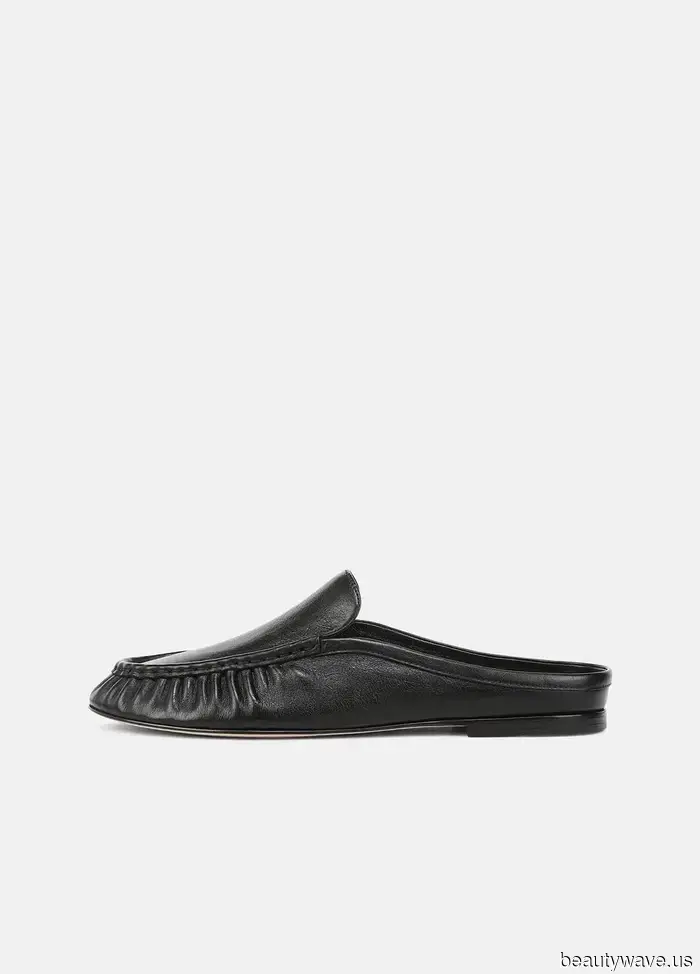 Sorry, I never pair these jeans with flats—these five denim and shoe combinations are more in style.