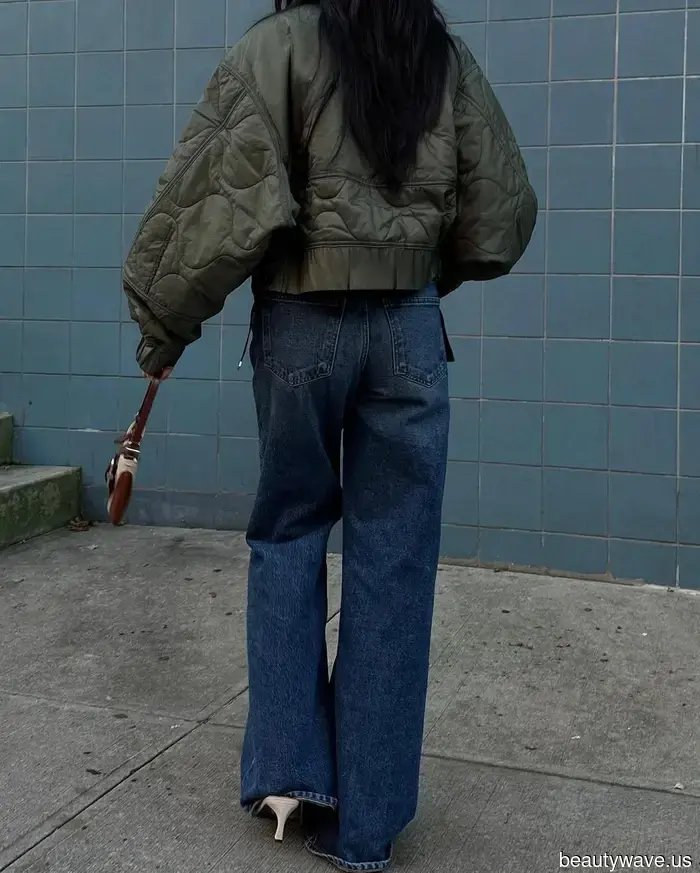 All the trendiest individuals I follow have recently embraced this new autumn denim style.