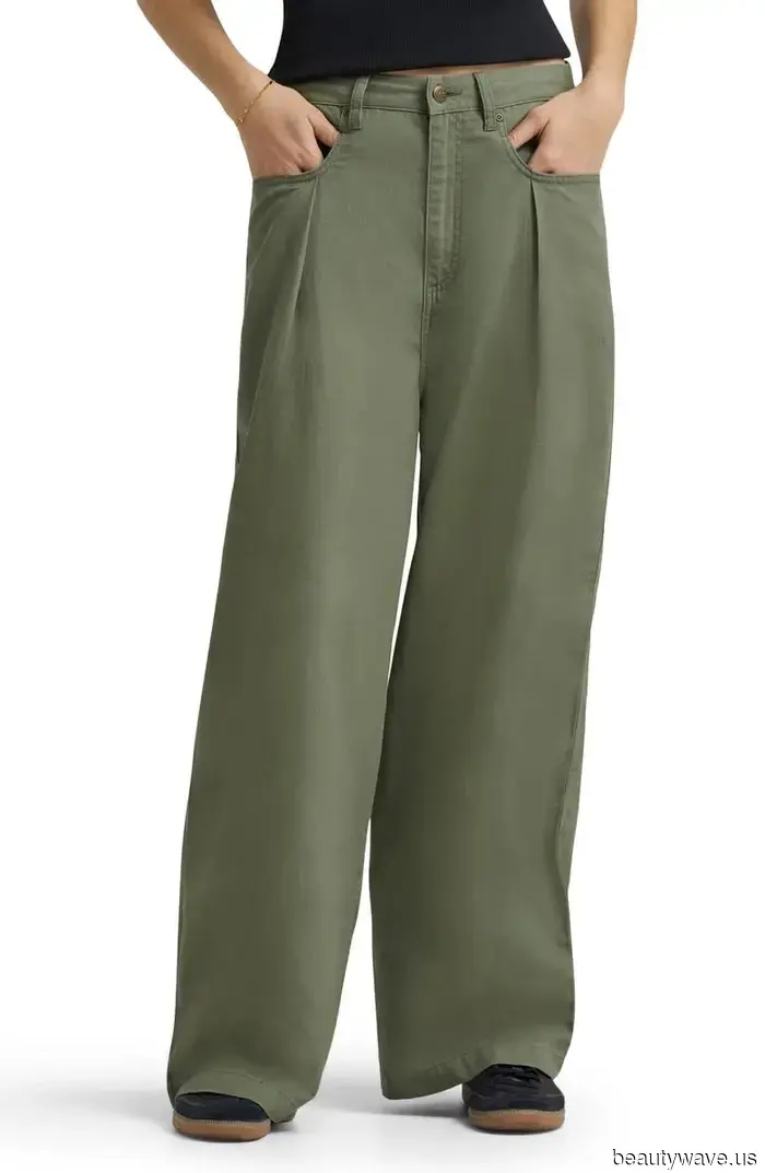 Neither Black nor Brown: This Is the Pant Shade I Noticed Fashion Enthusiasts Sporting from Paris to London.