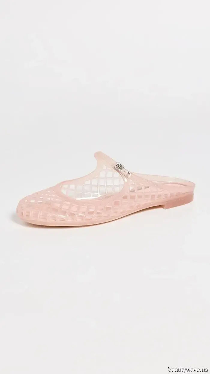 The Most Vacation-Friendly Shoe Trends for 2026