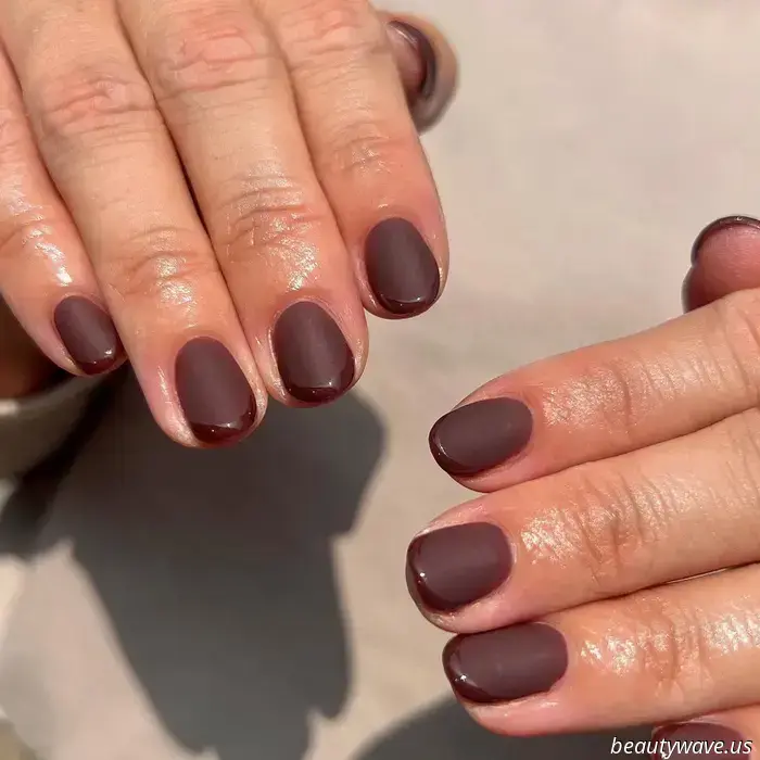 Beauty Editors Concur: This Simplistic French Manicure Trend Is an Evergreen Attraction.