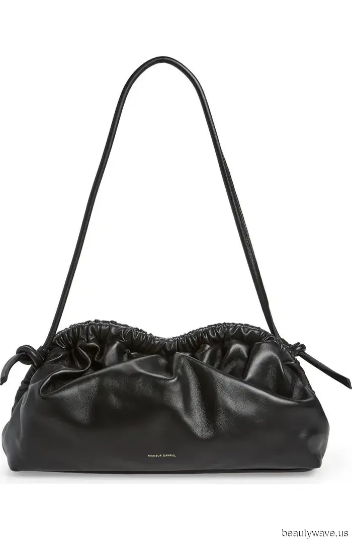 This is the chic bag style that will elevate the appearance of all your outfits, giving them a luxurious look.