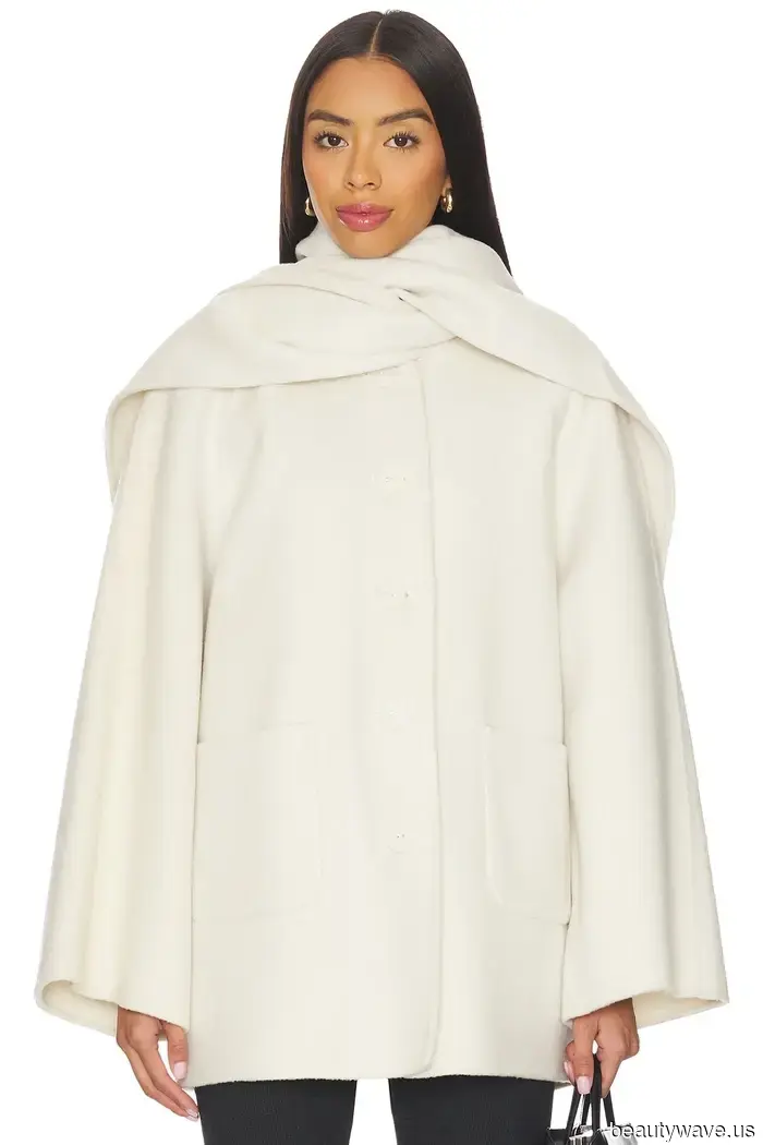 If You Want to Appear Wealthy and Stylish in Leggings Next Year, Style Them This Way