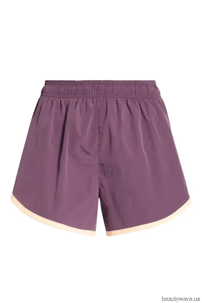 Seen in NYC—the Shorts Trend that It Girls are pairing with T-Shirts.