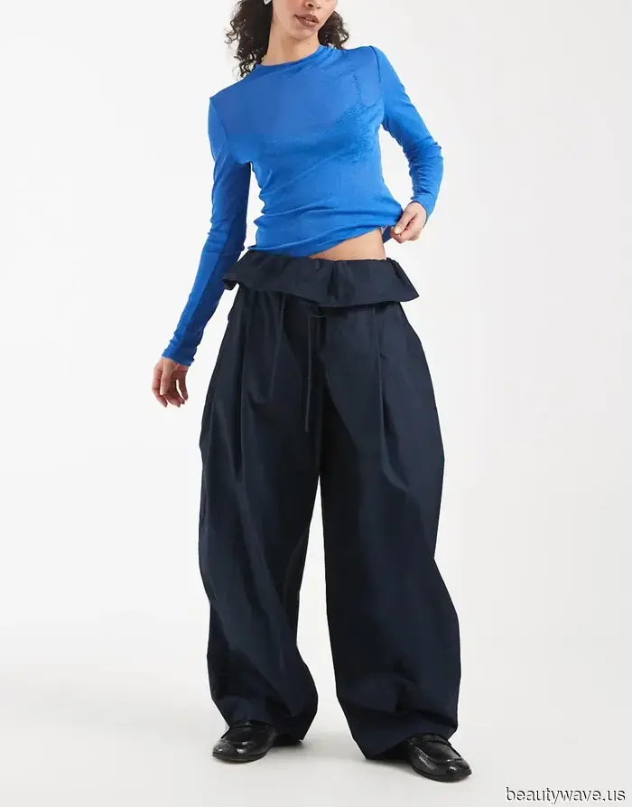 Los jeans peplum son la tendencia de denim más controvertida de 2026, y H&M acaba de lanzar una versión de $40.