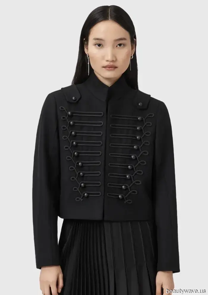 Whether you love them or dislike them, these 7 "divisive" trends from the 2010s are making a comeback in 2026.