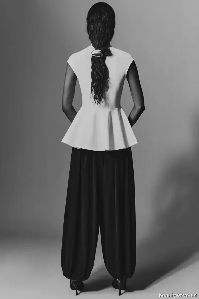 I Peplum Sono Tornati di Moda Quest'Anno&mdash;Ecco il Modo Aggiornato di Indossarli nel 2026