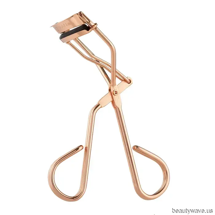 Last month, seven strangers complimented me at airports—here are 30 style and beauty products I credit for it.