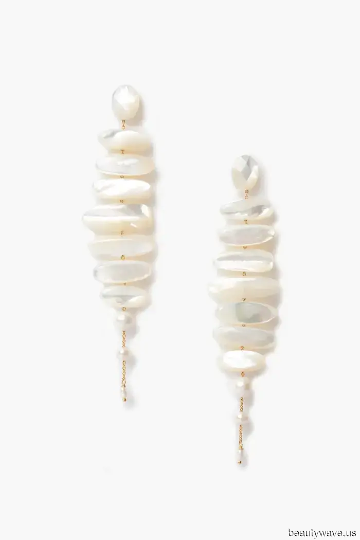 Dressing like a fashion editor is easy—34 shoes and accessories to help you achieve the look.