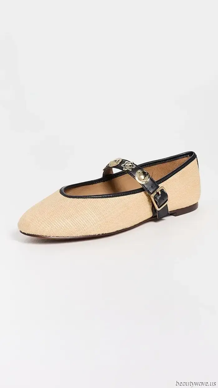 Questa è la tendenza delle scarpe basse eleganti che le donne raffinate indossano improvvisamente con i jeans bianchi