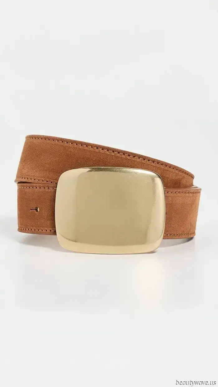 Here's What Fashion Enthusiasts Are Currently Pairing with the Accessory Trend That Everyone Was Previously Wearing with Jeans.