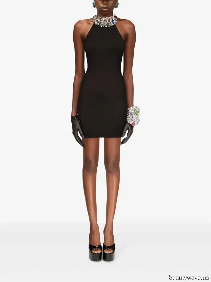 Taylor Swift hat gerade ihren Verlobungsring auf den glitzerndsten Ausgehkleid-Trend in ganz London abgestimmt.