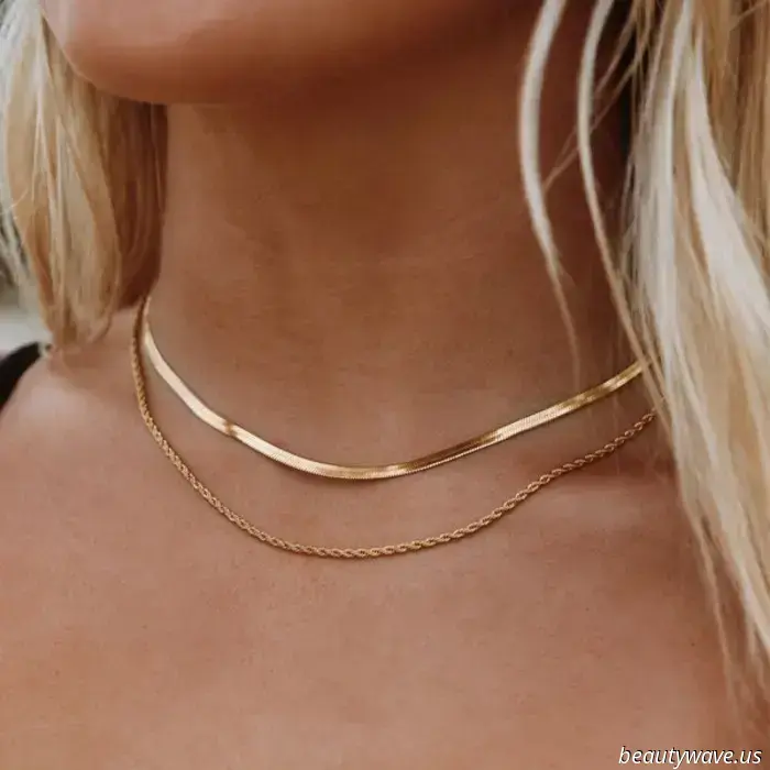 20 Waterproof Jewelry Items You’ll Spot on Every Trendy Beachgoer, from Miami to Mallorca