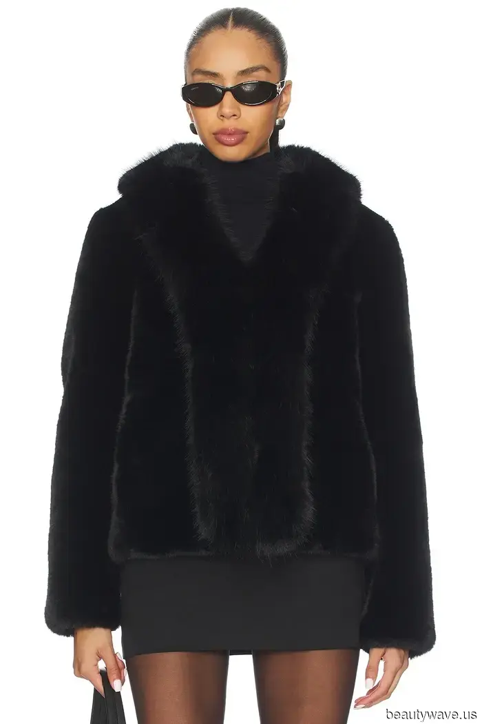 If You Want to Appear Wealthy and Stylish in Leggings Next Year, Style Them This Way