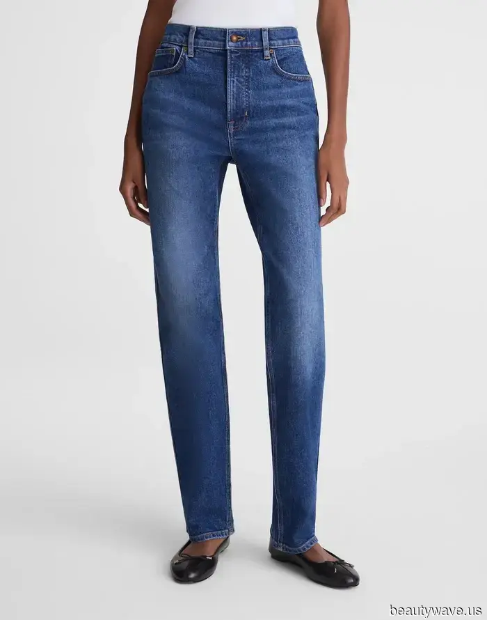 Sì, i jeans a vita alta stanno tornando&mdash;indossali con queste scarpe per sembrare attuale, non superato