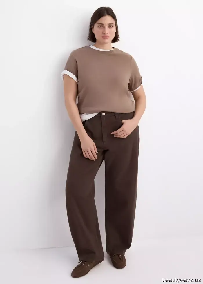 I’ve conducted the research—here are the most stylish sandals to pair with barrel-leg jeans.