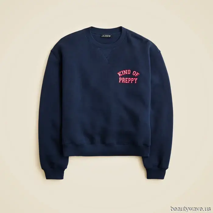 Las mujeres elegantes en Madrid visten este básico americano nostálgico de la manera más chic.