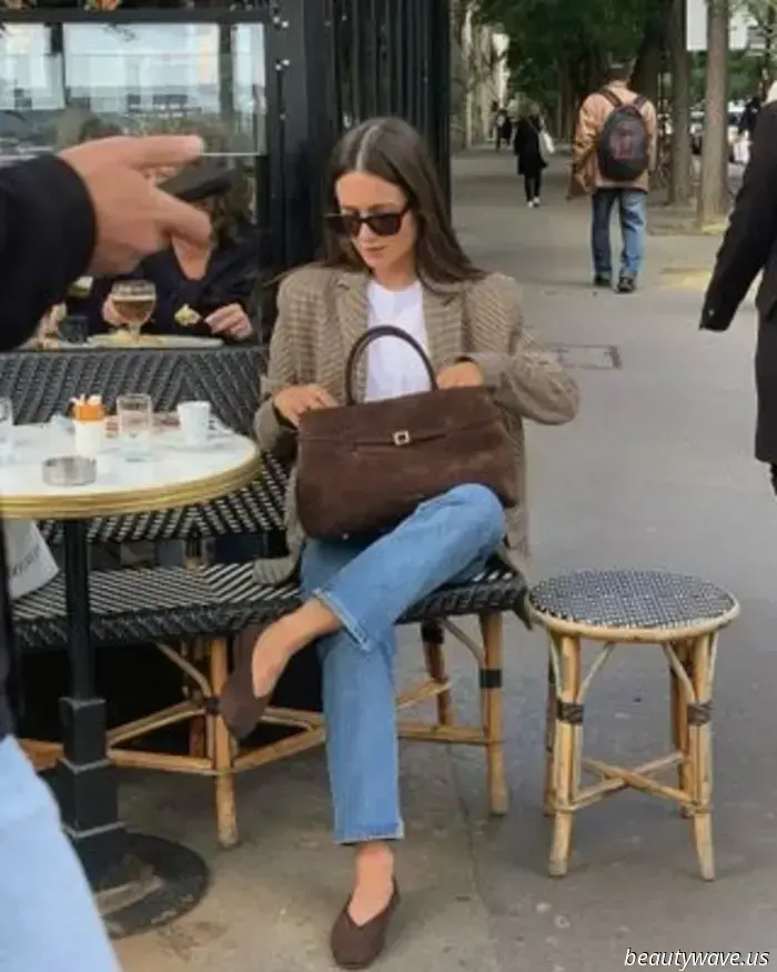 De Repente, Todos en la Moda están Usando Esta Tendencia de Zapatos Planos de Aspecto Caro Con Jeans y Faldas