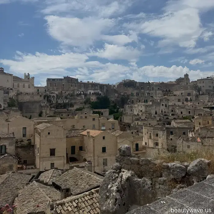 All the Gorgeous Italian Hotels Where Dua Lipa and Callum Turner Stayed on Their Honeymoon