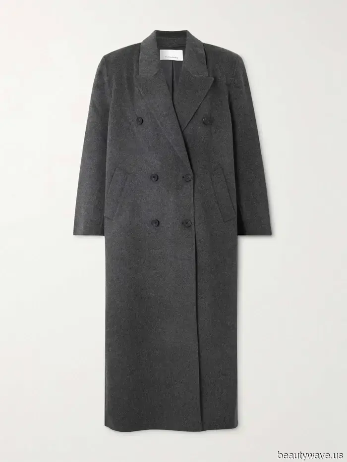 Más elegante que el negro, más a la moda que el beige&mdash;Este es el color de abrigo específico que todas las personas de moda están usando ahora…