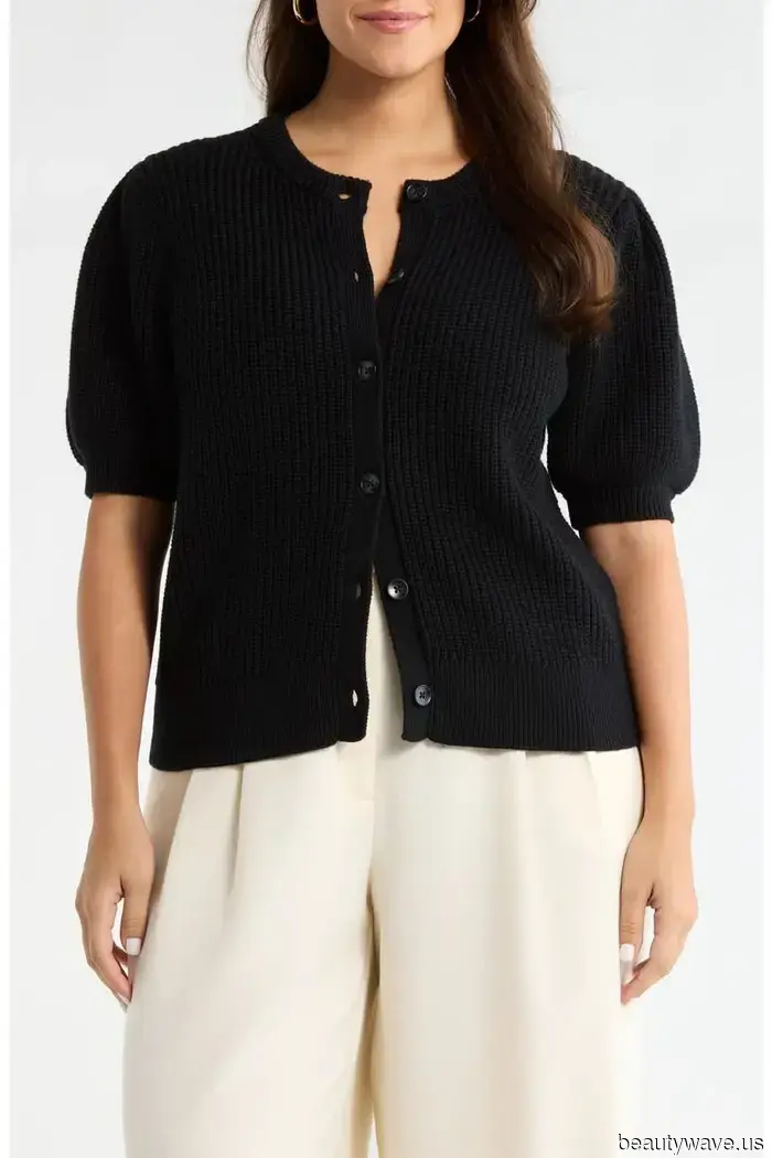 While everyone is discussing fall trends, fashionable women are still sporting this elegant summer essential.