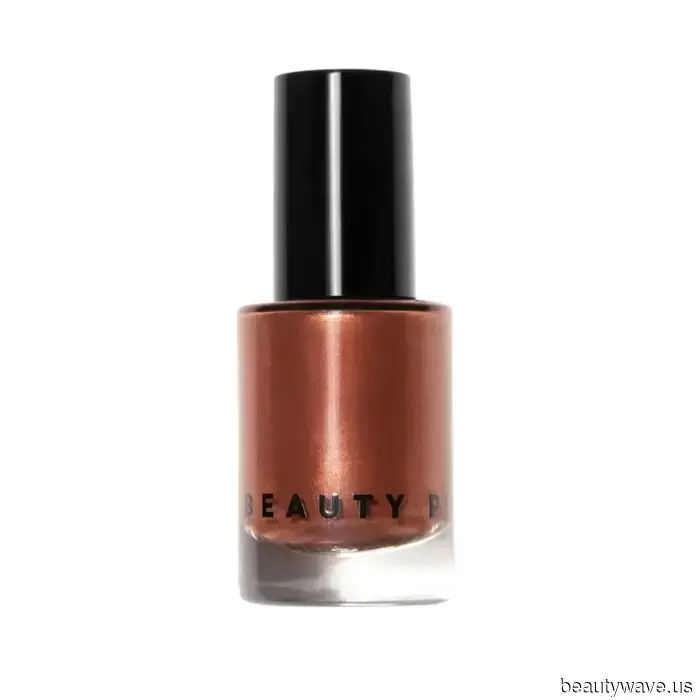 Non sono una persona da glitter, ma queste unghie "cannella e zucchero" sono il manicure perfetto da autunno a inverno.