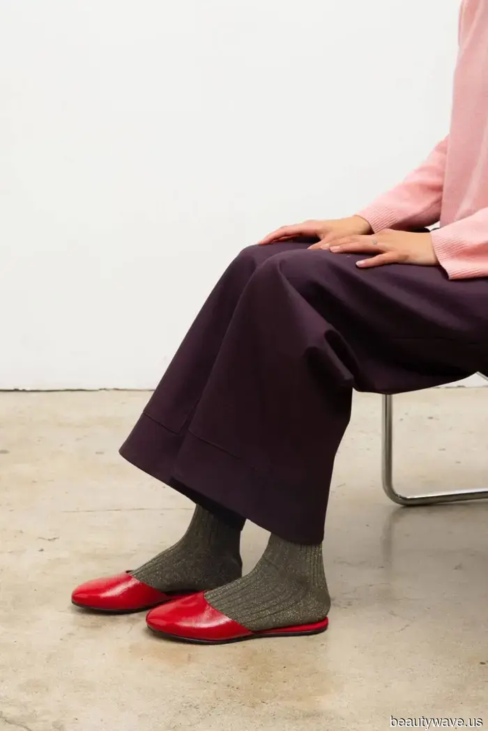 Esta alternativa de menos de $120 es lo único que me impide gastar $1,000 en las mules The Row de Hailey Bieber.