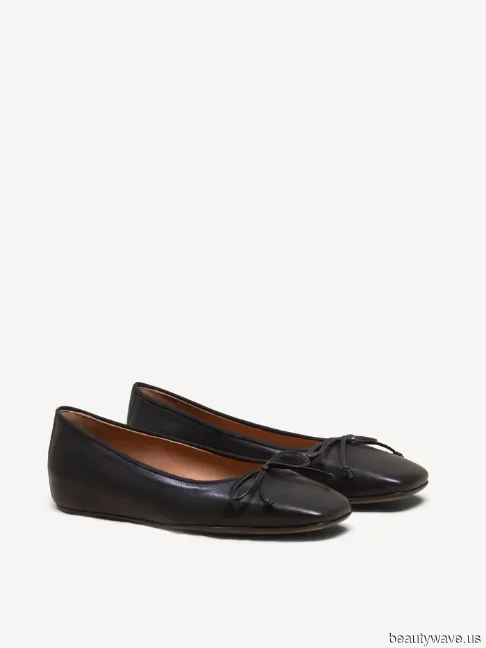 No, Not Loafers—Every Stylish Individual in NYC Is Choosing Cigarette Jeans Paired with These Timeless Flats Instead.