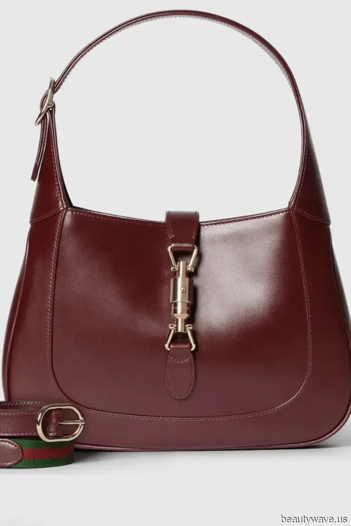 Meet Verona Farrell, the internet's cool girl who is turning list-making into the hottest trend this winter.