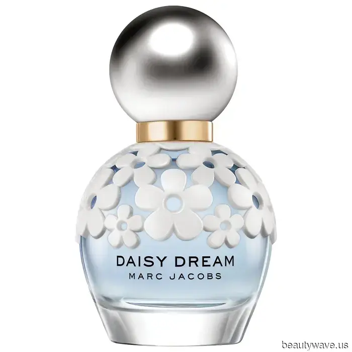 Apologies, Cherry! The trendiest new fragrances have chosen blackberry as the top fragrance note for fall.