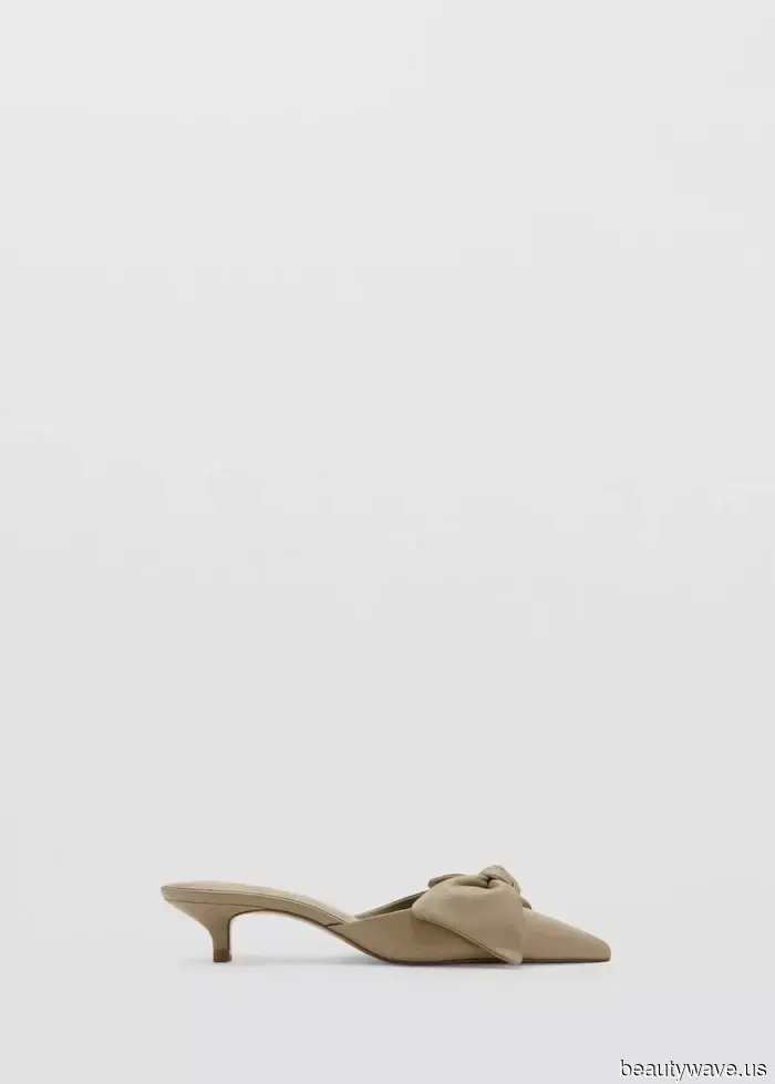 Nicht Wedges, nicht Flip-Flops&mdash;Sienna trug einfach Jeans mit einem Schuhtrend, den ich wirklich nie erwartet hätte, sie darin zu sehen.
