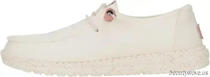 Se Sei contro i tacchi, alzati: 21 scarpe e sneakers flat sorprendenti in saldo per Amazon Prime Day 2025