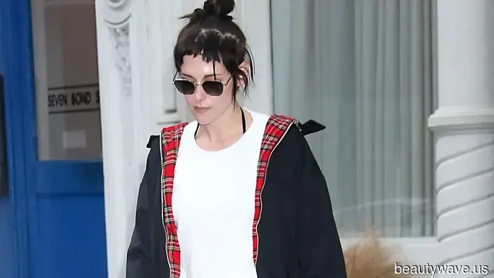 Exposed Skirts and String Bikinis—Celebrities Demonstrate That Naked Dressing Is Definitely Making a Comeback in 2026