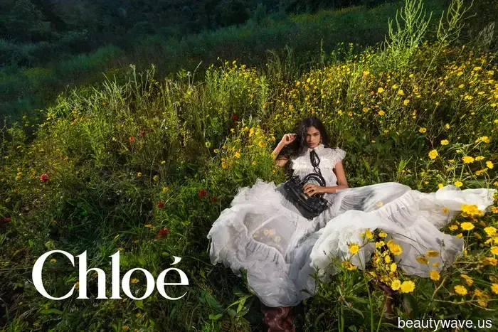 Chloé Portrays "Wild Strength and Unity" in a Romantic Winter 2026 Campaign—Discover the New…