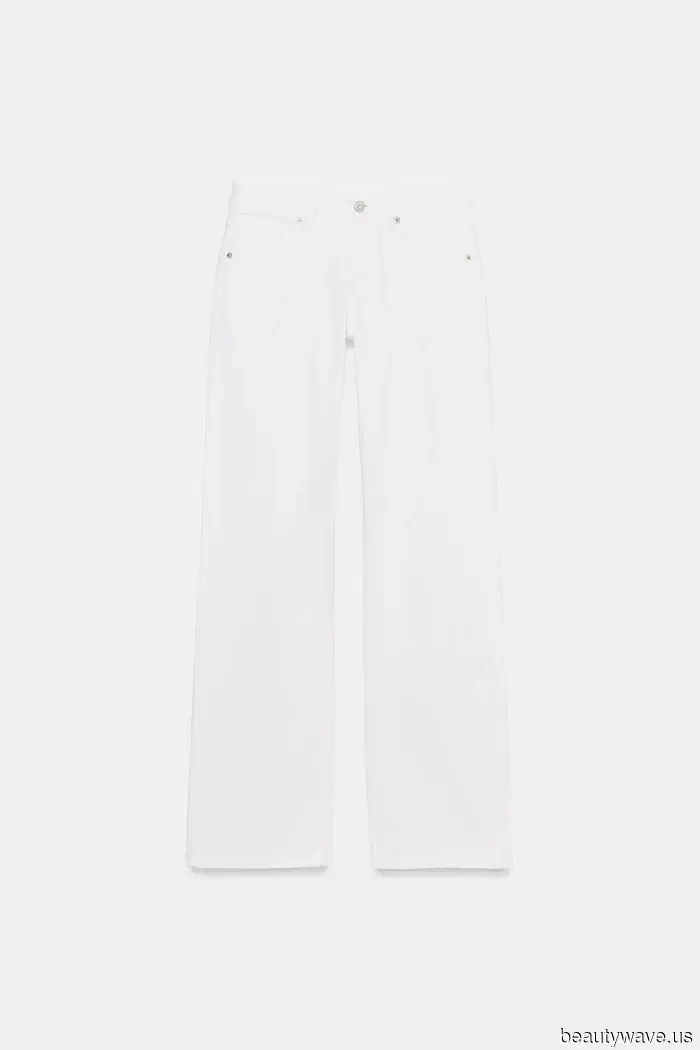 The hottest jeans color to pair with sandals this year has just been announced.