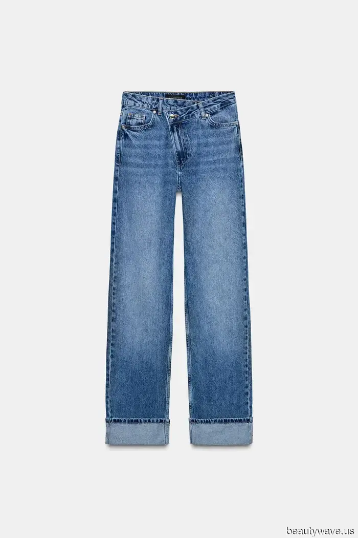 No one does winter fashion quite like Londoners—here are 7 ideal ways they're styling jeans and boots this season.