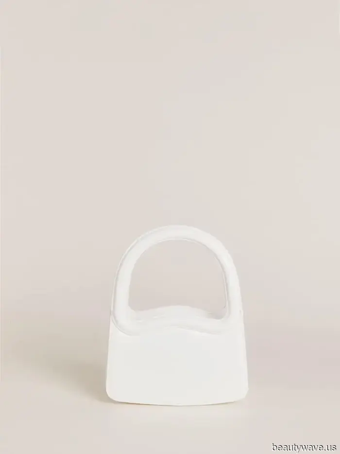 Not Black, Not Brown—7 More Luxurious Handbag Colors That Only Stylish Individuals Consider