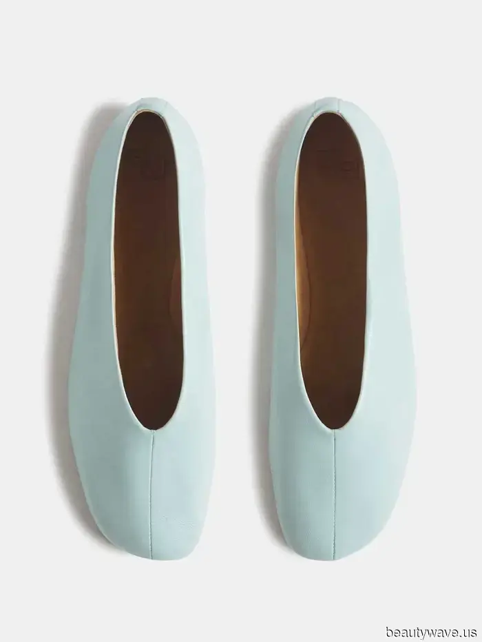 Las personas de moda ocupadas saben que esta tendencia de zapatos planos hace que los atuendos se vean más elegantes cuando ya llegas tarde.