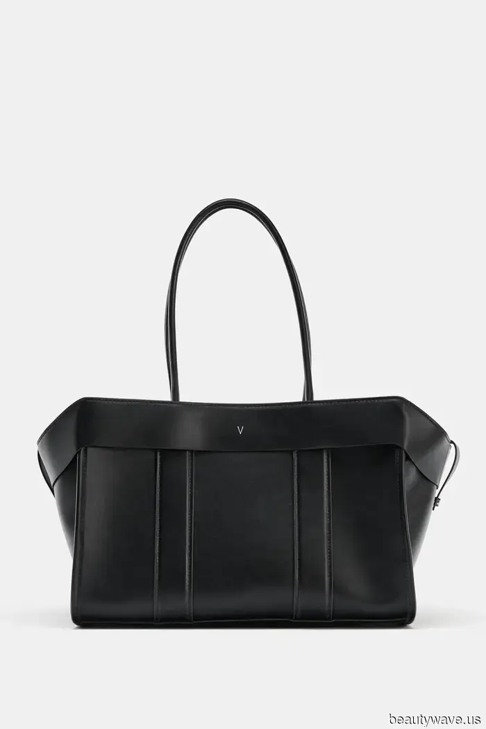 I’ve just found out that Zara’s most stylish bags can be personalized—now I’m giving them as gifts to everyone I…