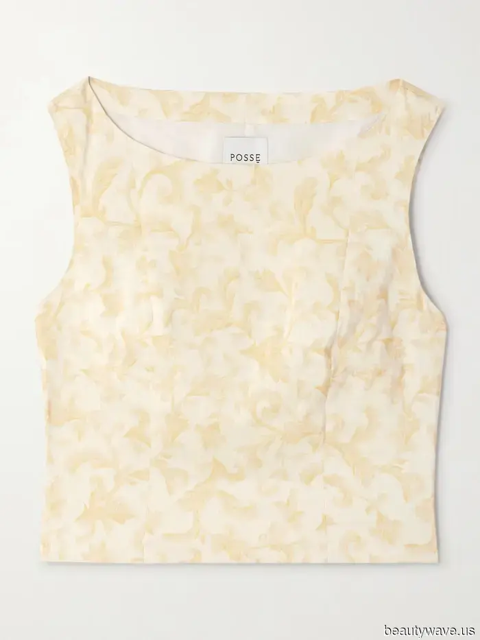 The Trendiest Dressers in NYC Are Currently Embracing Florals.