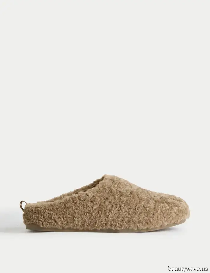 Bootcut leggings can appear odd when paired with the wrong footwear, but these five styles are chic choices.