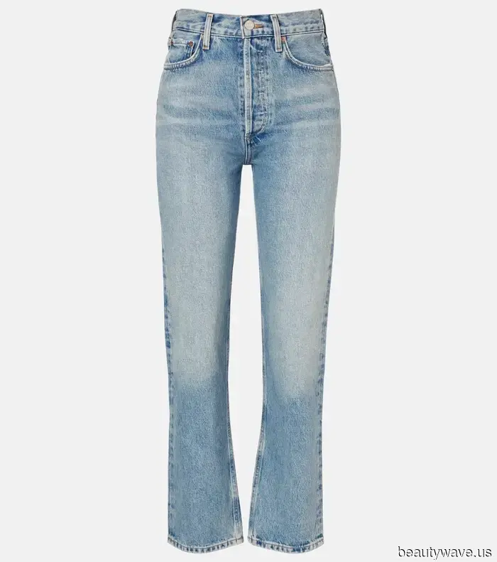 No, not flats: This spring 2026, it girls are currently pairing this shoe trend with jeans.