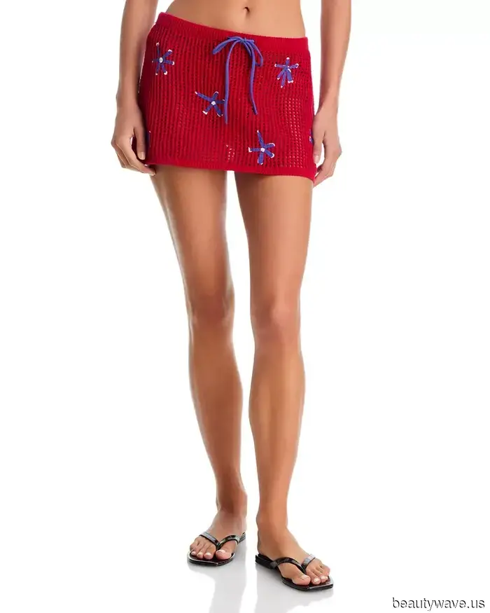 Here’s How Fashion Enthusiasts Dress for Summer Getaways to the Lake