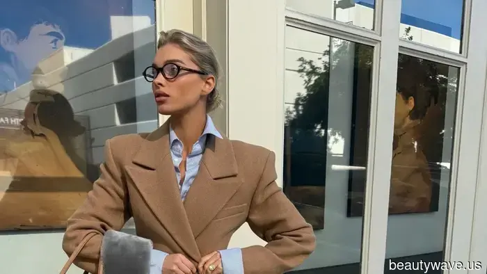 Wenn Sie wie ein It-Girl in einem Blazer aussehen möchten, tragen Sie ihn mit dem angesagten Accessoire-Trend, den jeder gerade will.